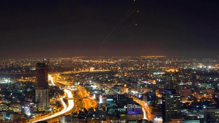 tên lửa từ Yemen phóng sang Tel Aviv, 14 người bị thương