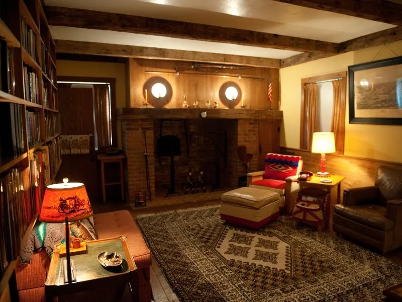 ben-trong-noi-o-cua-cac-cuu-tong-thong-my-sau-khi-roi-nha-trang (6).jpg