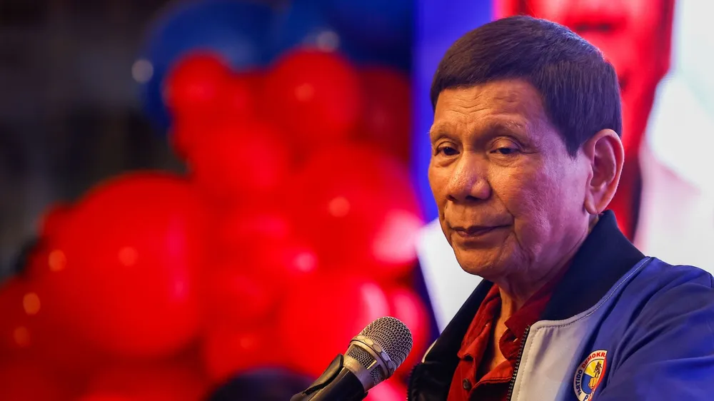 Cựu Tổng thống Philippines Duterte bị đưa lên máy bay đến The Hague