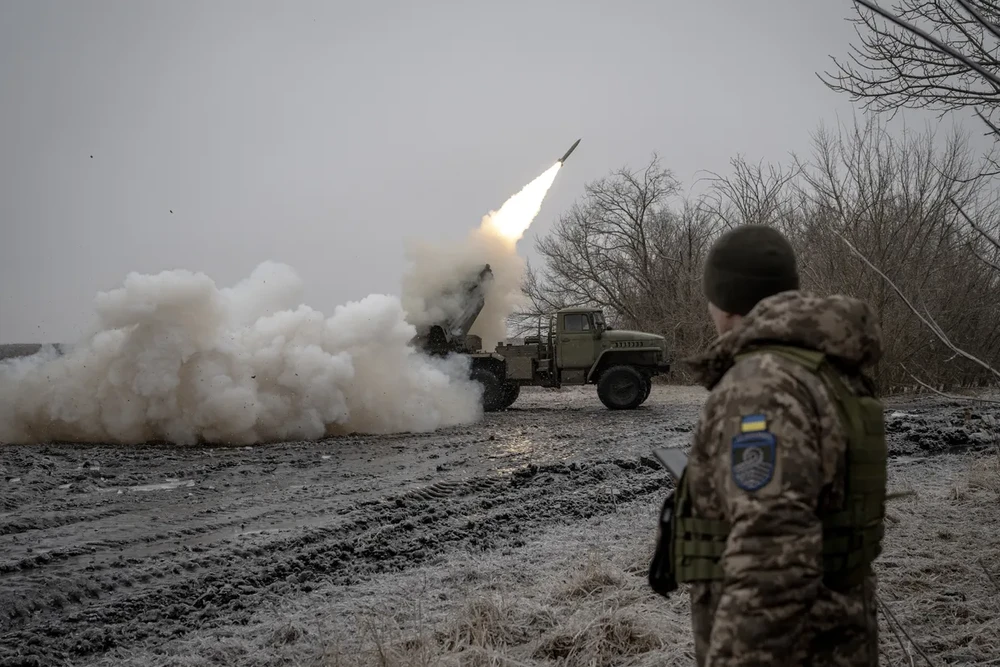 Binh lính Ukraine tham chiến tại TP Avdiivka (tỉnh Donetsk). Ảnh: GETTY IMAGES Chiến sự Nga - Ukraine 16-3