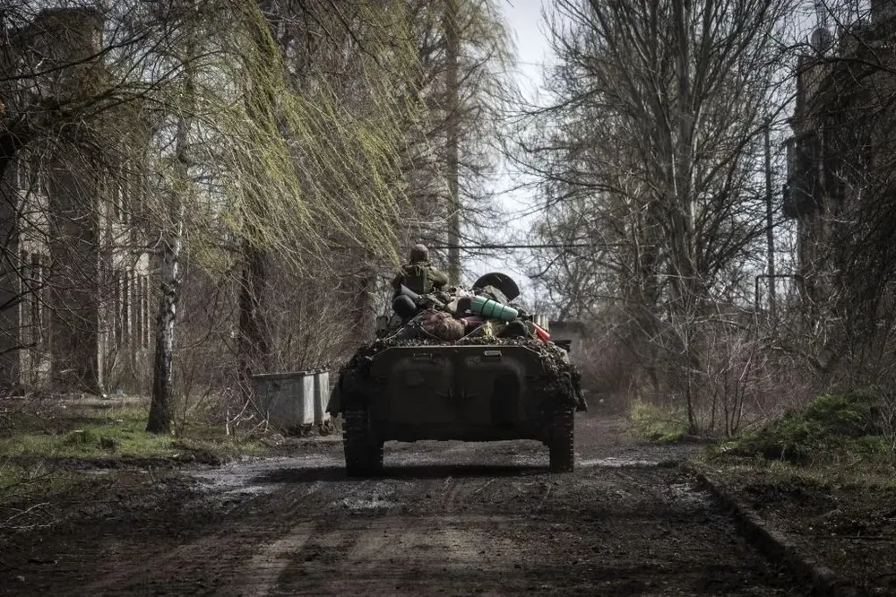 Binh sĩ Ukraine tại tiền tuyến của tỉnh Donetsk (miền đông Ukraine). Ảnh: ANADOLU AGENCY Chiến sự Nga - Ukraine 21-4