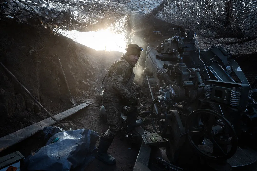 Binh sĩ Ukraine trên tiền tuyến. Ảnh: THE NEW YORK TIMES Chiến sự Nga - Ukraine 23-4