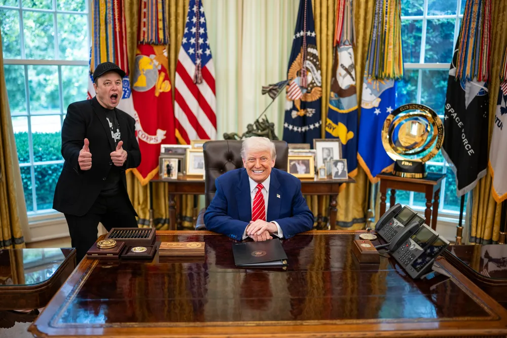 Tỉ phú Musk hối hận vì đã 'quá lời' với ông Trump