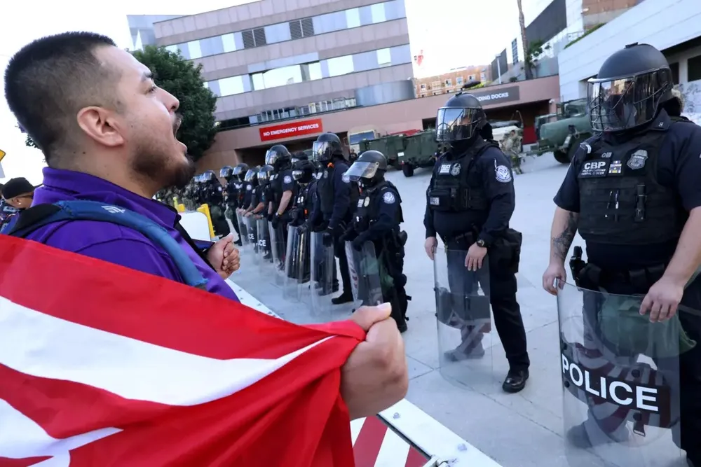 Cập nhật biểu tình ở Mỹ: Bộ trưởng An ninh Nội địa cam kết ‘giải phóng’ Los Angeles; Thẩm phán liên bang đang xem xét đơn kiện của California