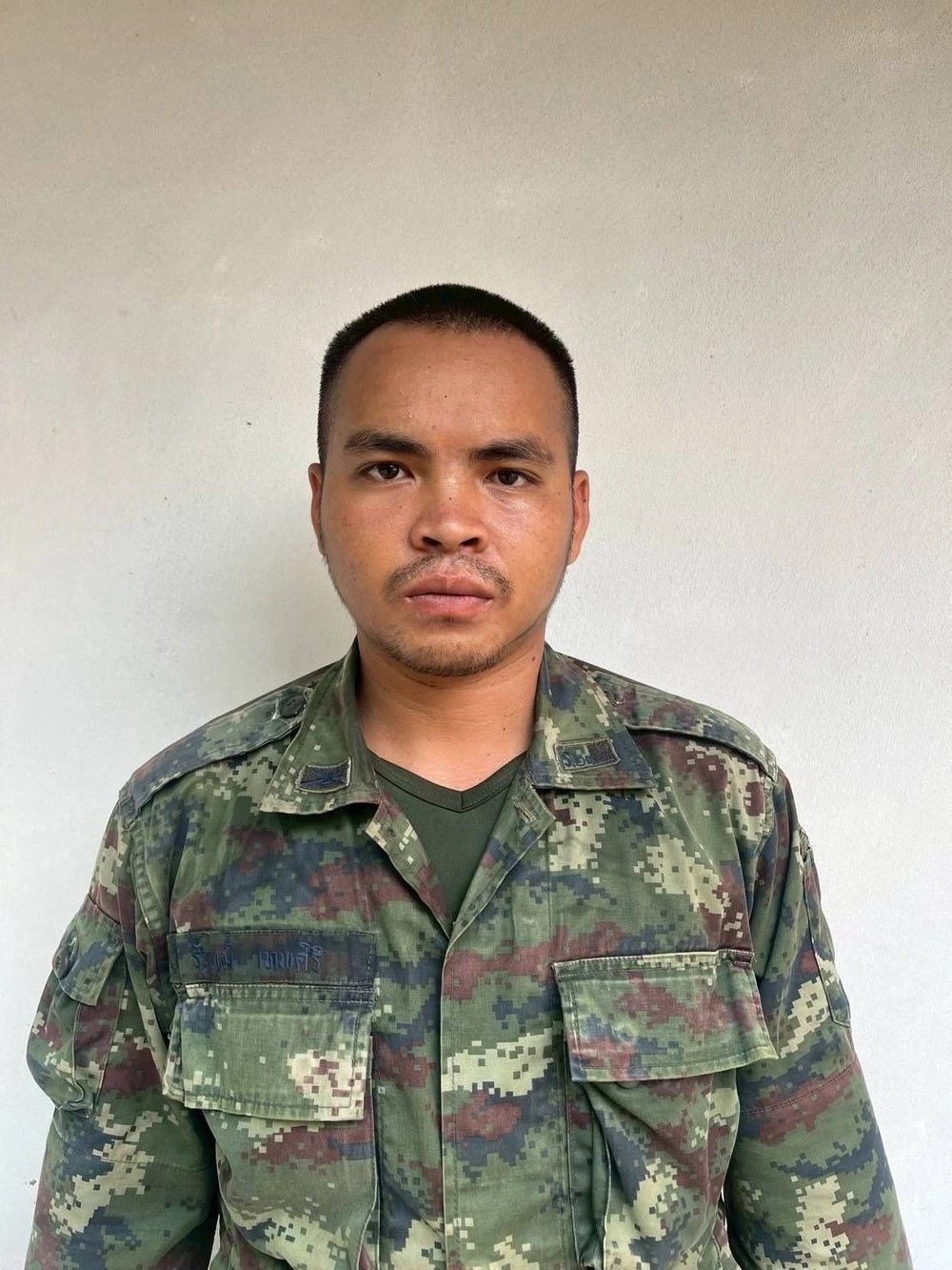 Binh sĩ Thái Lan nã 12 phát súng gần biên giới, hai dân thường bị thương