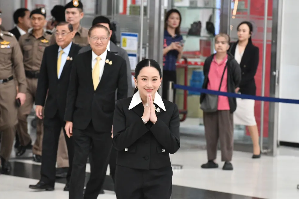 Bà Paetongtarn đến Tòa án Hiến pháp, điều trần vụ rò rỉ điện đàm với ông Hun Sen