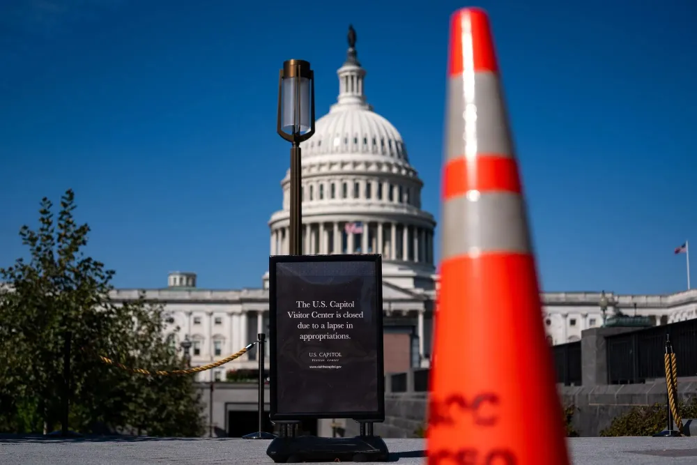 Nhà Trắng đóng băng 26 tỉ USD tiền tài trợ của các bang Dân chủ sau khi chính phủ đóng cửa