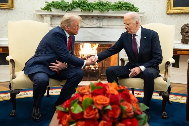 Ông Trump có thể huỷ các lệnh ân xá ông Biden ký bằng bút tự động?