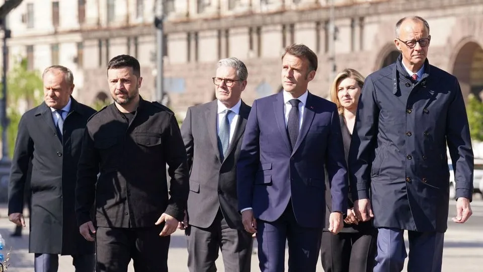 Châu Âu chạy đua cứu Ukraine khỏi cảnh hết tiền