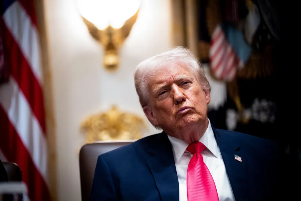 Mỹ ra hạn chót để châu Âu gánh vác NATO?