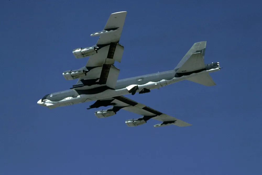 B-52 của Mỹ bay qua Biển Nhật sau tập trận Trung-Nga