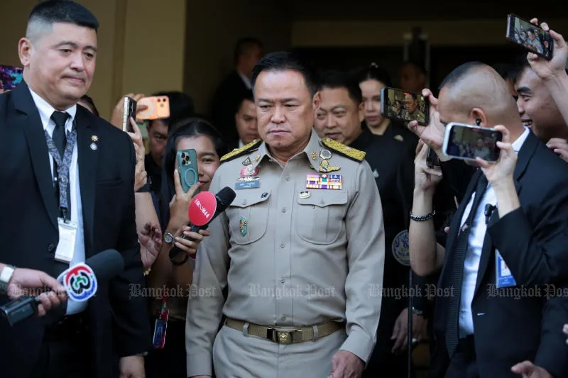 Thủ tướng Thái Lan giải tán hạ viện, mở đừng cho tổng tuyên cử