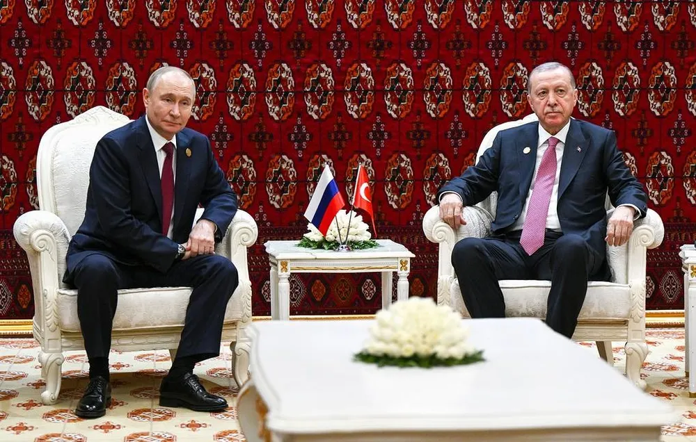 Ông Erdogan thúc giục ông Putin về ‘lệnh ngừng bắn hạn chế’ vào hạ tầng cảng và năng lượng
