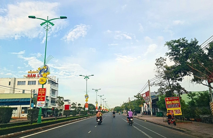 Một số người dân được Nhà nước giao đất ở có thu tiền sử dụng đất, đã nhận đất tại thực địa, xây nhà ở ổn định nhưng vì nhiều lý do khác nhau nên đến nay vẫn còn nợ tiền sử dụng đất. Ảnh: PHƯƠNG NAM.