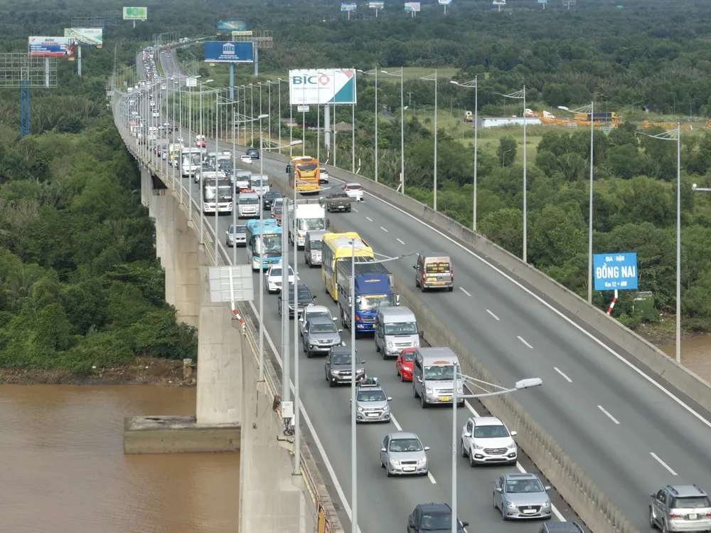 Bộ GTVT phấn đấu hoàn thành tuyến đường bộ cao tốc Bắc - Nam phía Đông, các trục cao tốc Đông - Tây. Ảnh: ĐÀO TRANG đường sắt tốc độ cao Bắc - Nam.jpg