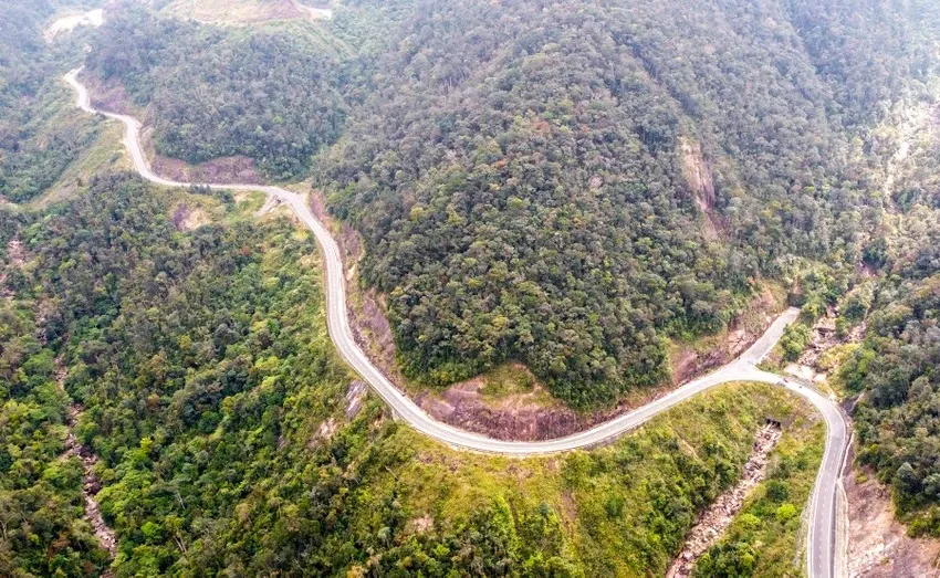 Đèo Khánh Lê trên quốc lộ 27C. Ảnh: XUÂN HOÁT Cao tốc Nha Trang - Đà Lạt