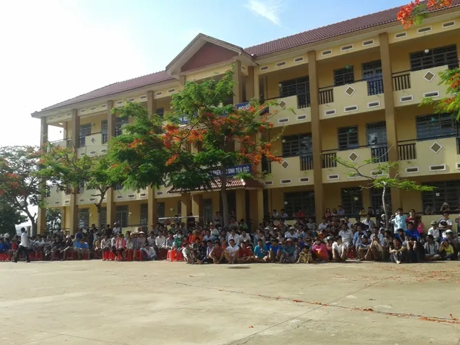 Bị cáo chưa thành niên trong vụ xử gây rối đầu tiên ở Bình Dương lãnh án 12 tháng tù giam ảnh 5