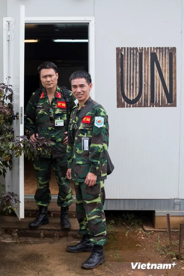 Hình ảnh đầu tiên của hai sỹ quan Việt Nam trong lực lượng giữ gìn hòa bình LHQ ở Sudan ảnh 1