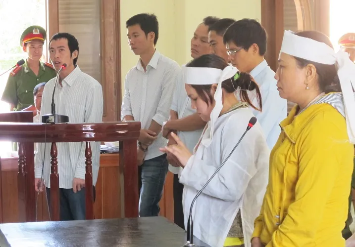 Phúc thẩm 5 công an đánh chết người: Đại diện VKS bác bỏ hầu hết các đề nghị của LS ảnh 3 Phúc thẩm 5 công an đánh chết người: Đại diện VKS bác bỏ hầu hết các đề nghị của LS ảnh 3