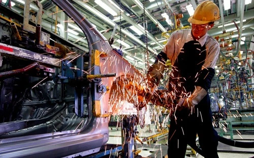 Việt Nam, chiếc ôtô và cây lúa ảnh 1