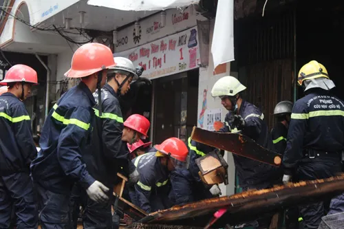 Nạn nhân chết cháy đeo theo túi xách đựng tiền, vàng ảnh 4 Vụ cháy làm 7 người chết 4