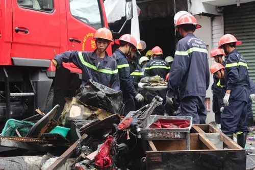 Nạn nhân chết cháy đeo theo túi xách đựng tiền, vàng ảnh 5 Vụ cháy làm 7 người chết 5