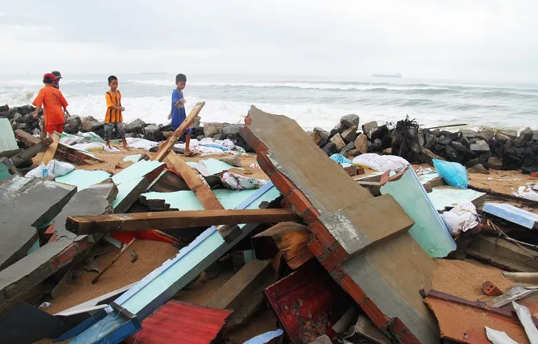 Phú Yên: Triều cường tấn công khu dân cư, thiệt hại nặng nề ảnh 3 Phú Yên: Triều cường tấn công khu dân cư, thiệt hại nặng nề ảnh 3