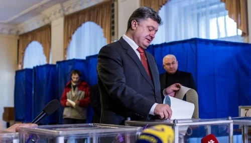 Bầu cử Ukraine: Sơ bộ khối Poroshenko tạm dẫn đầu ảnh 1