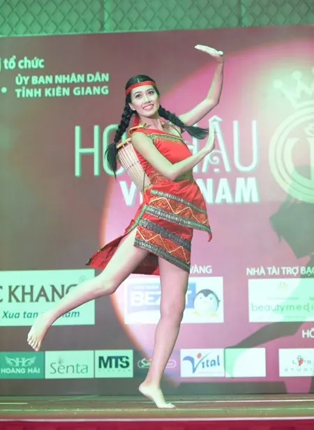 Hoa hậu Việt Nam 2014: Sôi động phần thi Người đẹp Tài năng ảnh 9