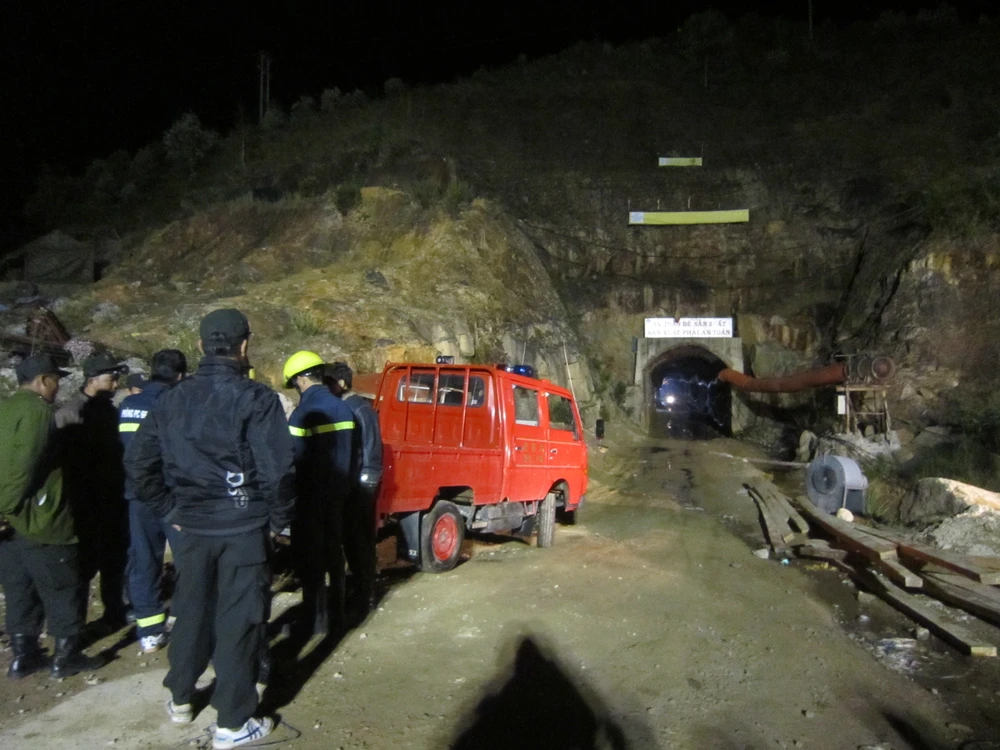 Vụ sập hầm thủy điện: Bắt đầu hút nước từ trong hầm ra ngoài ảnh 3