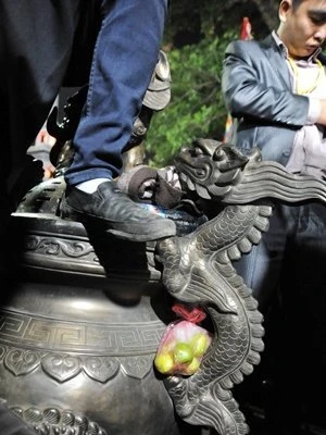 Toàn cảnh lễ hội và những 'biến dạng nguy hiểm' ảnh 8