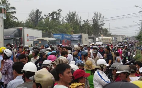 Dân chặn quốc lộ: Vì sao lòng dân vẫn vướng? ảnh 2 Dân chặn quốc lộ: Vì sao lòng dân vẫn vướng? ảnh 2