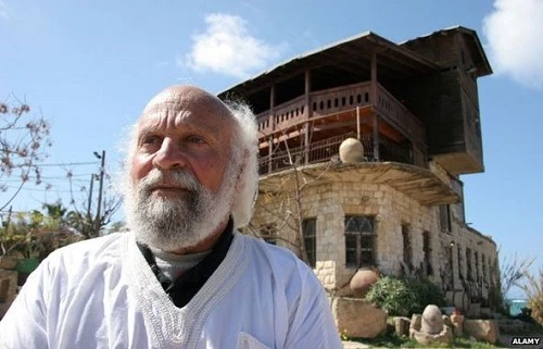 “Tôi yêu Israel, nhưng tôi không thể yêu Nhà nước Israel khi họ không chịu hiểu lý do tôi sống tại mảnh đất của mình”, Avivi bộc bạch. 1-1.jpg