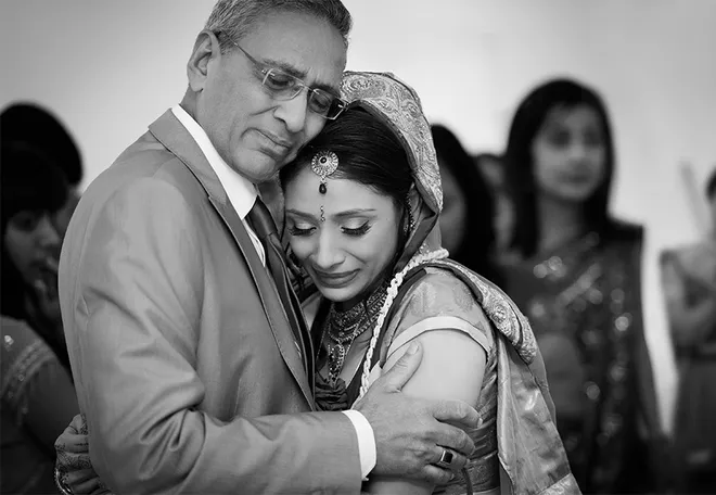 Nước mắt nụ cười của cha trong ngày cưới con gái ảnh 4