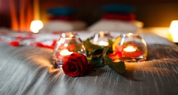 Những vật dụng gợi cảm nên có trong phòng ngủ ảnh 1