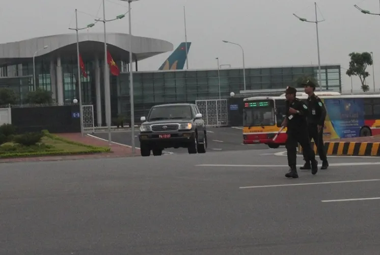 Sáng nay, Bộ trưởng Phùng Quang Thanh đã về đến Hà Nội ảnh 8 Sáng nay, Bộ trưởng Phùng Quang Thanh đã về đến Hà Nội ảnh 8