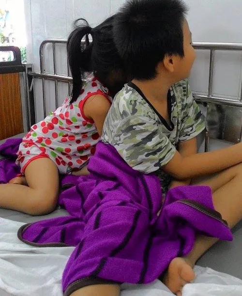 Chuyển PC45 điều tra vụ cha ép hai con uống thuốc chuột ảnh 1