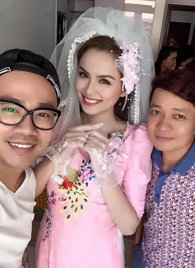 le-ruoc-dau-cua-hoa-hau-diem-huong-dien-ra-bi-mat