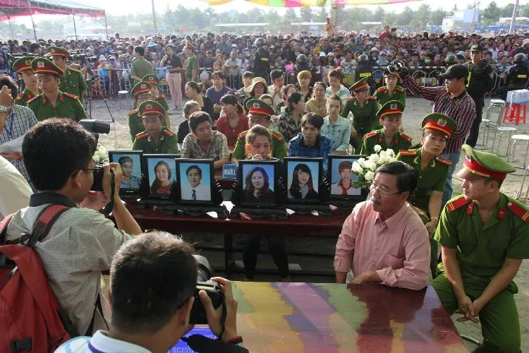 Xử vụ thảm sát Bình Phước: Dương, Tiến lãnh án tử, Thoại 16 năm tù ảnh 41 Xử vụ thảm sát Bình Phước: Dương, Tiến lãnh án tử, Thoại 16 năm tù ảnh 41