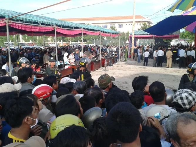 Xử vụ thảm sát Bình Phước: Dương, Tiến lãnh án tử, Thoại 16 năm tù ảnh 27 Xử vụ thảm sát Bình Phước: Dương, Tiến lãnh án tử, Thoại 16 năm tù ảnh 27