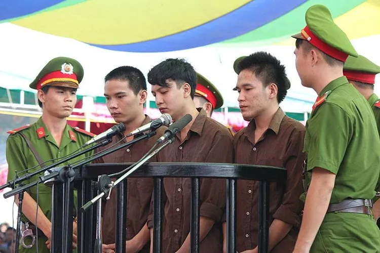 Xử vụ thảm sát Bình Phước: Dương, Tiến lãnh án tử, Thoại 16 năm tù ảnh 10 Xử vụ thảm sát Bình Phước: Dương, Tiến lãnh án tử, Thoại 16 năm tù ảnh 10