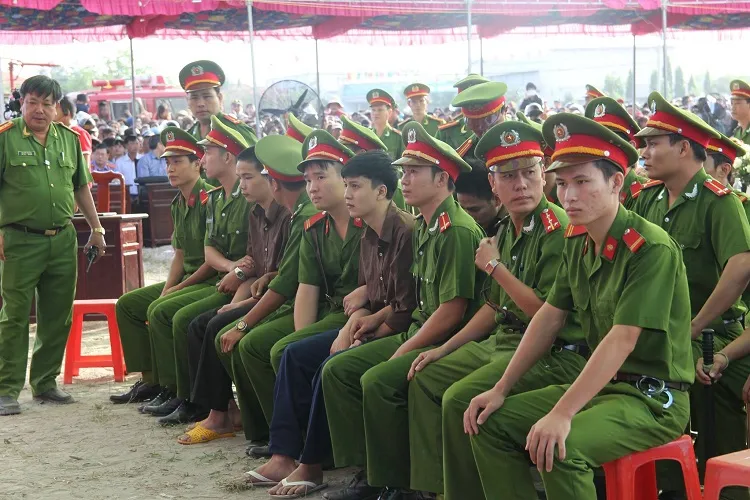 Xử vụ thảm sát Bình Phước: Dương, Tiến lãnh án tử, Thoại 16 năm tù ảnh 8 Xử vụ thảm sát Bình Phước: Dương, Tiến lãnh án tử, Thoại 16 năm tù ảnh 8