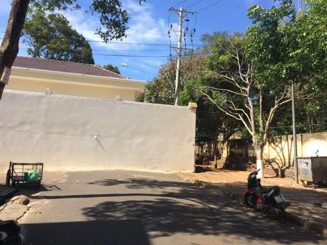 Đắk Lắk chi 14 tỉ đồng cho 300 m đường ảnh 2