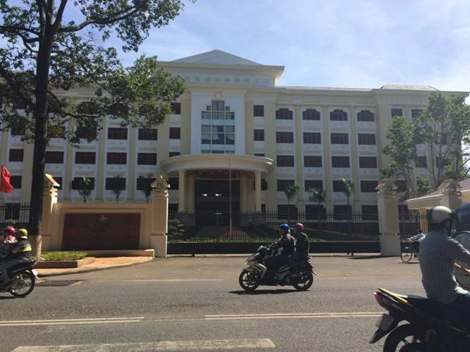 Đắk Lắk chi 14 tỉ đồng cho 300 m đường ảnh 1