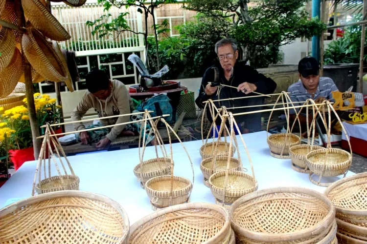 Rộn ràng khai hội ‘Sắc Xuân miệt vườn năm 2016’ ảnh 3