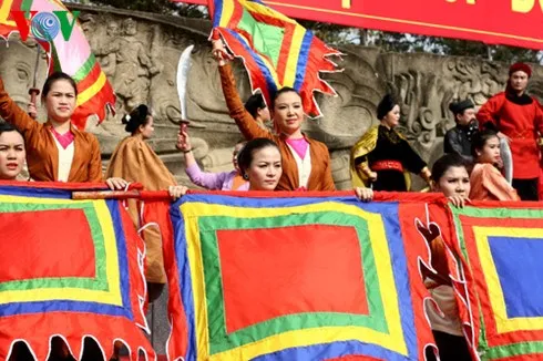 ngay xuan va trong tran quang trung hinh 2