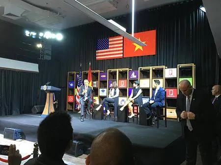 Tổng thống Obama hai lần khẳng định tin tưởng doanh nhân trẻ ảnh 1