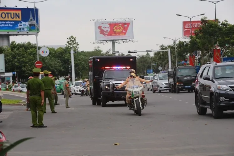 Tổng thống Obama kết thúc ngày làm việc đầu tiên tại TP.HCM ảnh 54 Tổng thống Obama kết thúc ngày làm việc đầu tiên tại TP.HCM ảnh 54