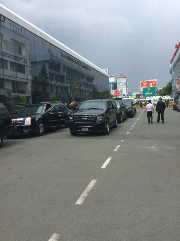 Tổng thống Obama kết thúc ngày làm việc đầu tiên tại TP.HCM ảnh 60 Tổng thống Obama kết thúc ngày làm việc đầu tiên tại TP.HCM ảnh 60