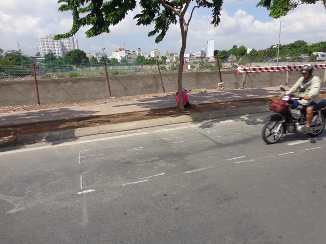 Chuyên gia phân tích những vết nứt 'lạ' trên đường Phạm Văn Đồng ảnh 3